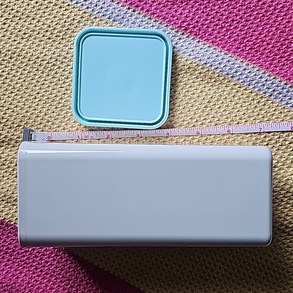 Tupperware Container - Picture 5 of 5